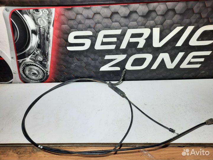 Трос открывания капота Mercedes-Benz W204