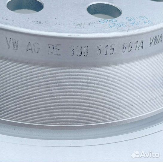 Задние Диски тормозные VAG 3Q0615601A