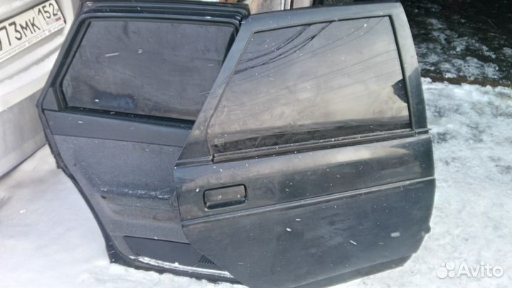 Дверь задняя левая и правая б/у для ваз 2110-2112