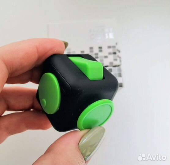 Кубик для мелкой моторики