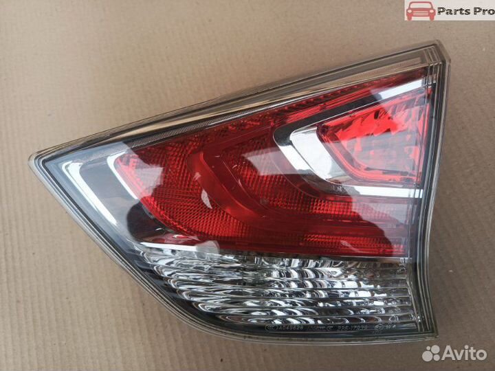 Фара заднего хода левая Nissan Xtrail 32