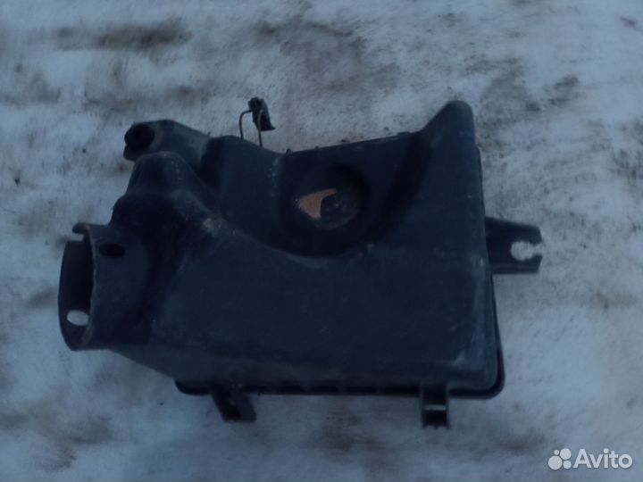 Корпус воздушного фильтра низ Daewoo Leganza