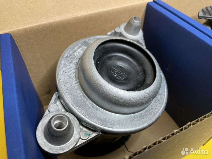 Опора двигателя Mercedes OM274 Новая Оригинал