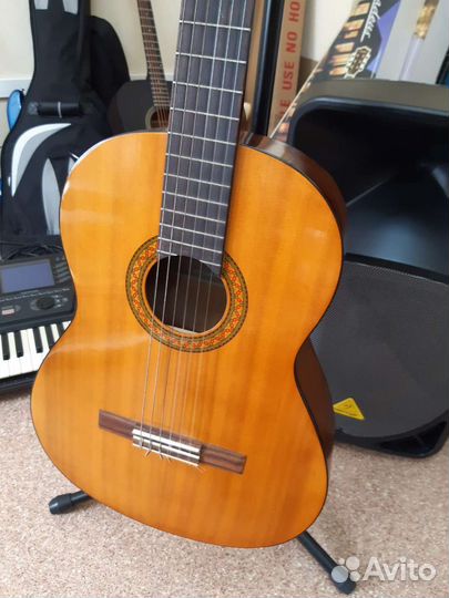 Классическая гитара yamaha c40