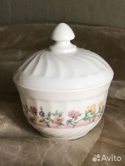 Сахарницы разные