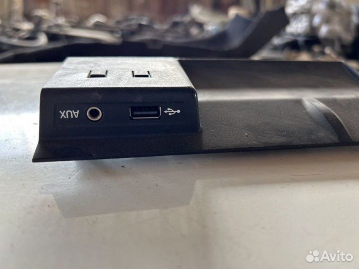 Накладка AUX/USB Skoda Octavia A7