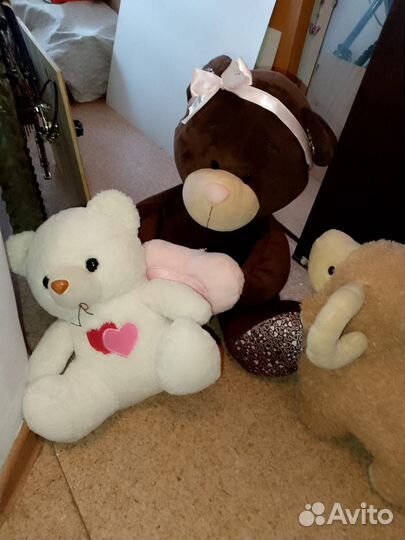 Игрушки мягкие: Медведи, овечка, проч