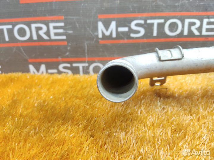 Патрубок системы охлаждения Volkswagen Touareg 7L