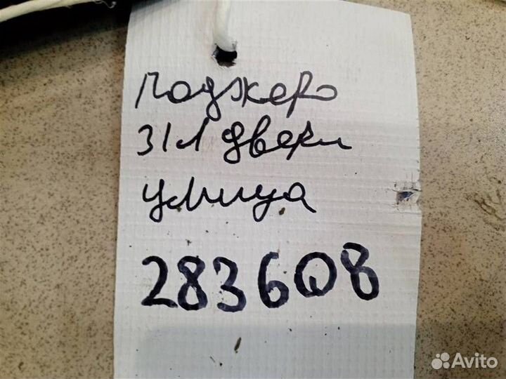 Накладка стекла заднего левого (бархотка) Mitsubi