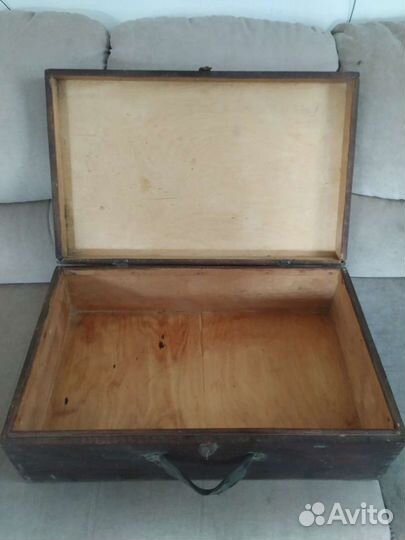 Сундук деревянный