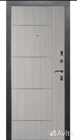 Дверь металлическая квартирная новая
