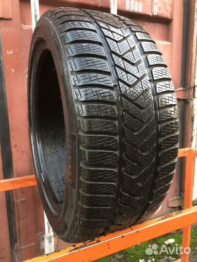 Pirelli Winter Sottozero 3 235/45 R17