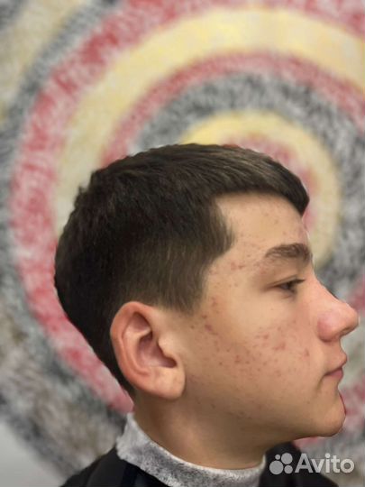 Модель мужская стрижка