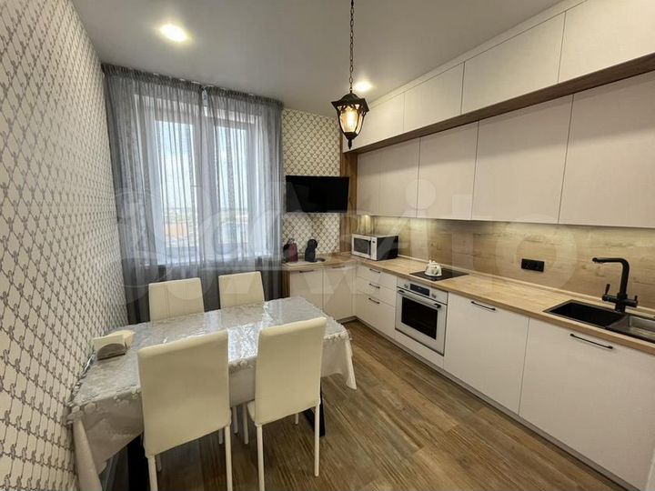 2-к. квартира, 52 м², 12/18 эт.