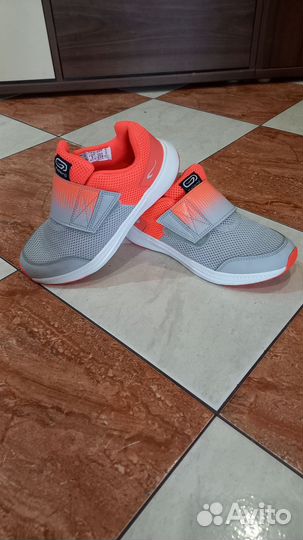 Кроссовки для девочки