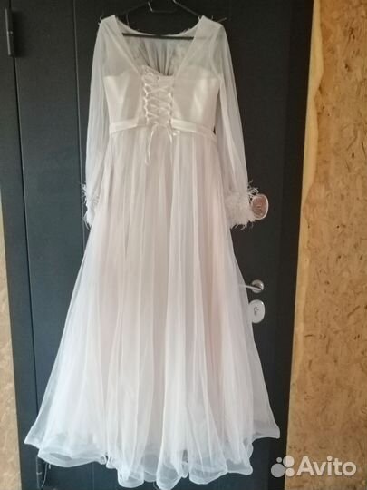 Свадебное платье 44 46 бу