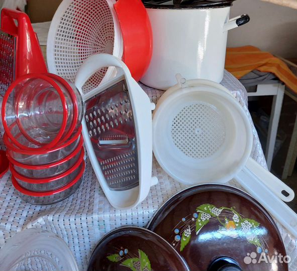 Посуда разная красная Турция