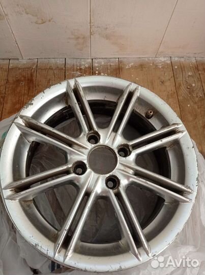 Литые диски r14 4x100 отверстие под ступицу 70.1