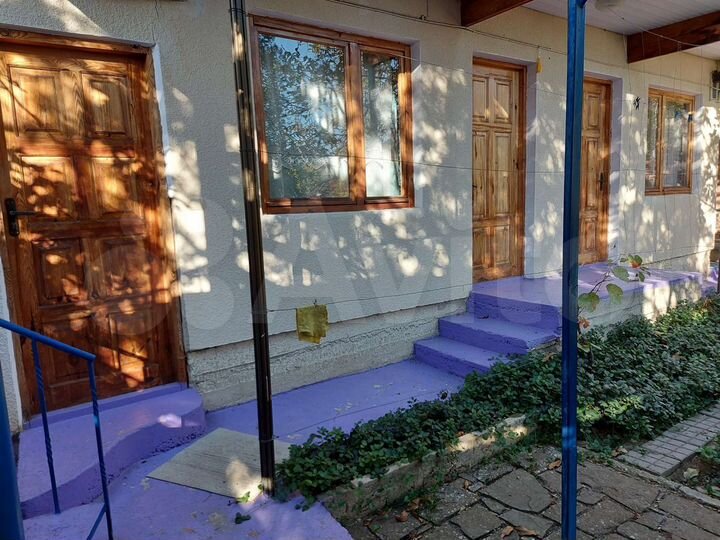 Комната 20 м² в 2-к., 1/2 эт.