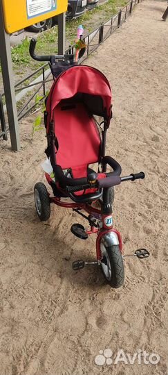 Трехколесный велосипед