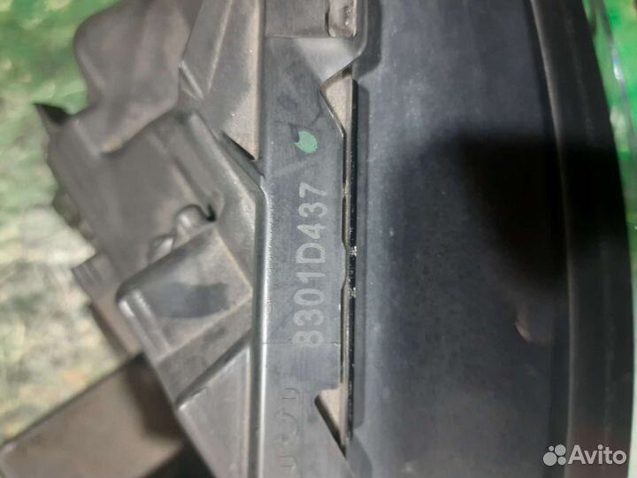 Фара передняя L Mitsubishi Pajero Sport