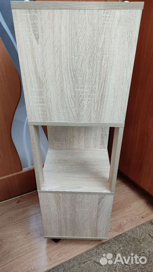 Этажерка на колесиках