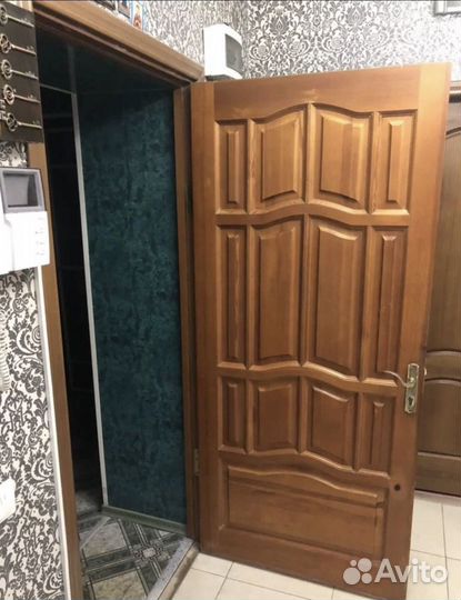 Дверь входная деревянная бу