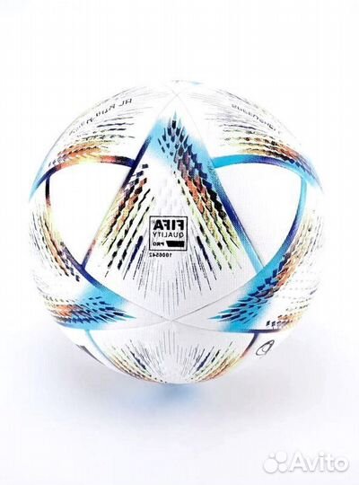 Профессиональный футбольный мяч