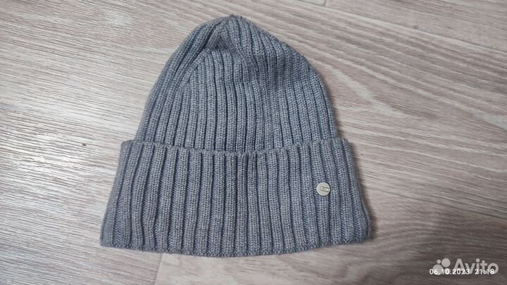 Женская шапка