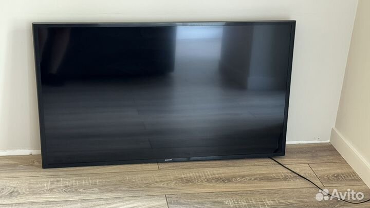 LED телевизор Samsung 48