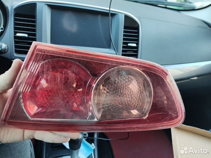 Фонарь внутренний mitsubishi lancer x