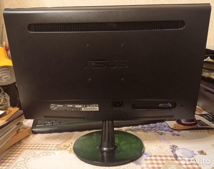 Монитор Asus VS197DE2018 г.в