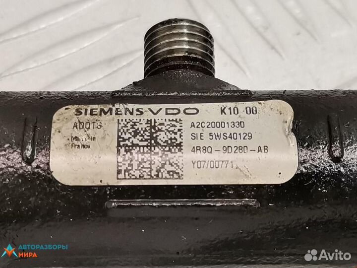 Топливная рампа Peugeot 607 рест. 2005 1570G8