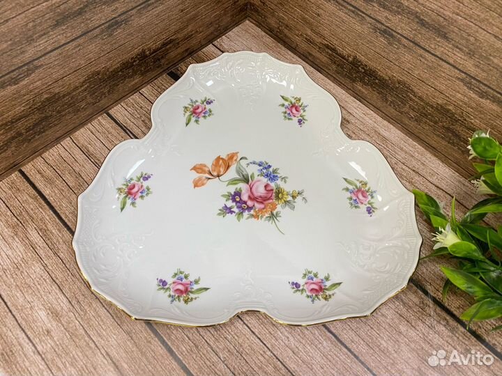 Поднос треугольный 