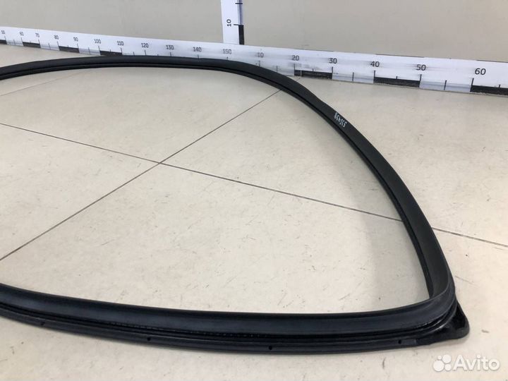 Уплотнитель проема двери задней левой Toyota Corol