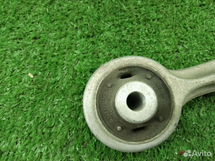 Рычаг передний левый верхний задний VAG 554