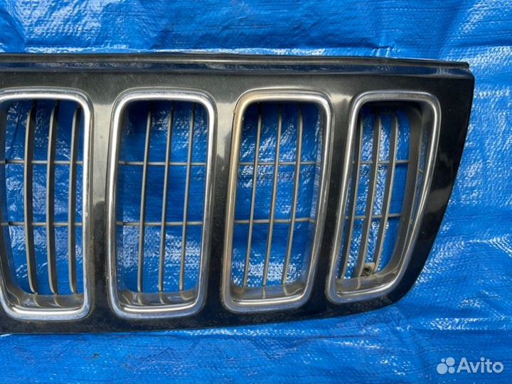 Решетка радиатора Jeep Grand Cherokee WJ EVC 4.7L