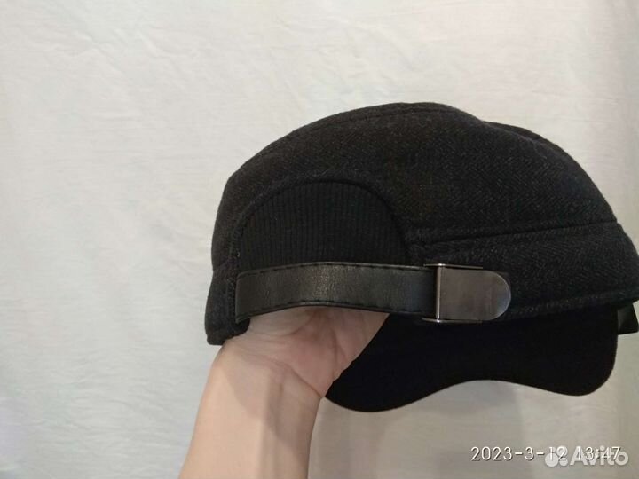 Кепки утепленные разные. Новые