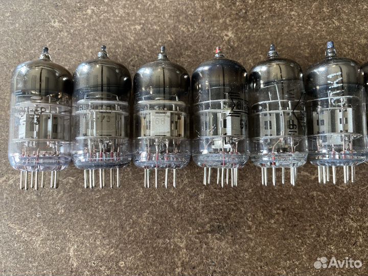 Радиолампы / панельки / конденсаторы