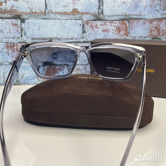Солнцезащитные очки женские tom ford
