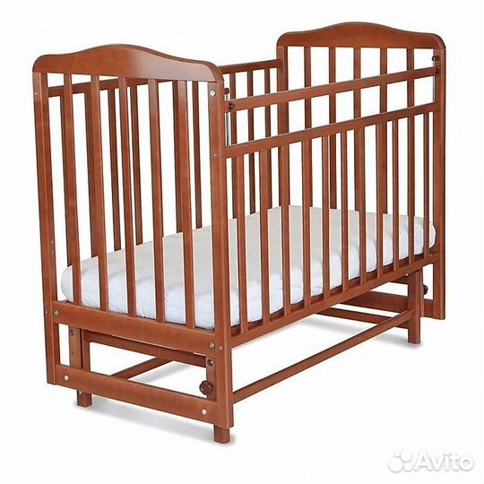 Детская кроватка с маятником