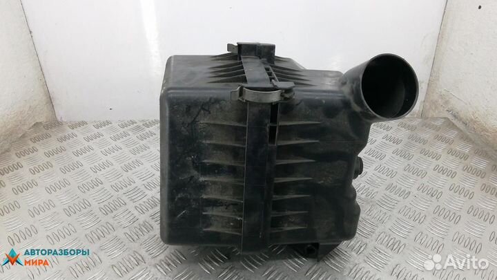 Корпус воздушного фильтра Toyota RAV4 3 (XA30)