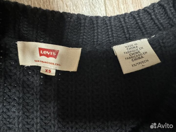 Свитер женский