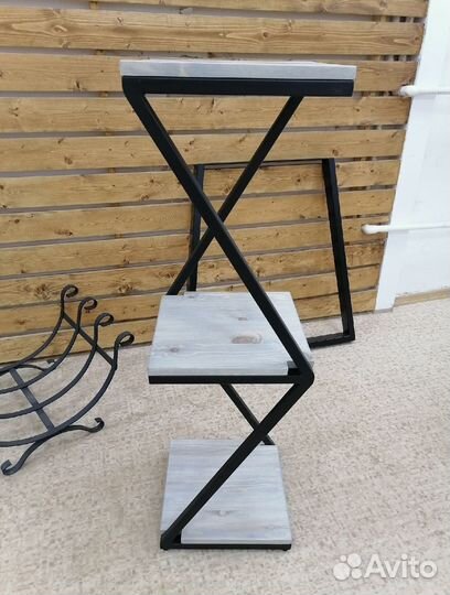 Подставка для цветов в стиле лофт