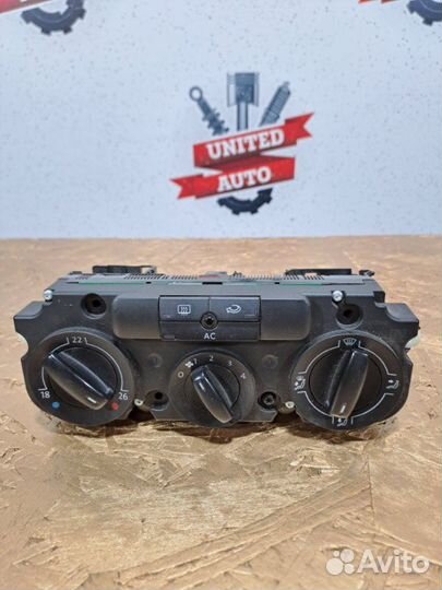 Блок управления климат-контролем Volkswagen Passat