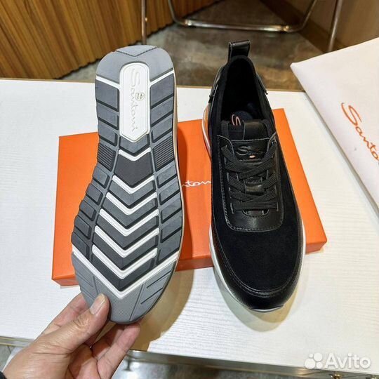 Элегантные кроссовки Santoni для стильных мужчин