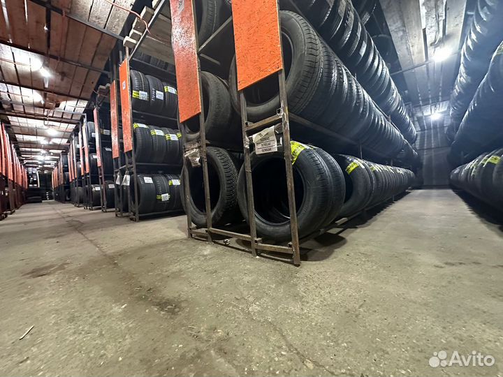 Continental IceContact 2 SUV 215/65 R16 102T