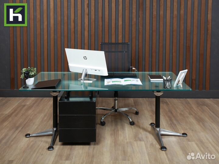 Мебель для руководителя / Офисный стол