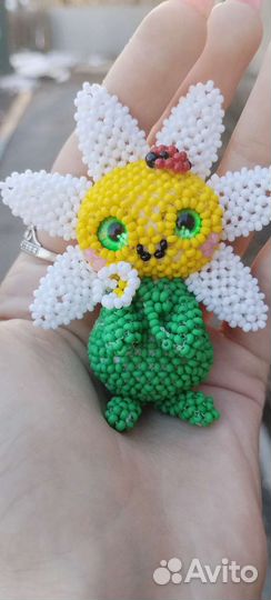 Ромашка из бисера