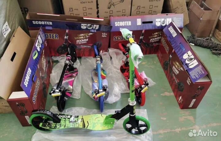 Самокат Scooter Larger Wheels 200мм (19-3)